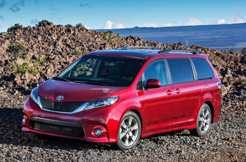 2015 Toyota Sienna XLE 14