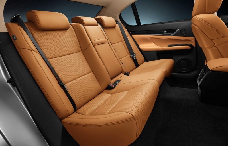 2014_Lexus_GS_350_040