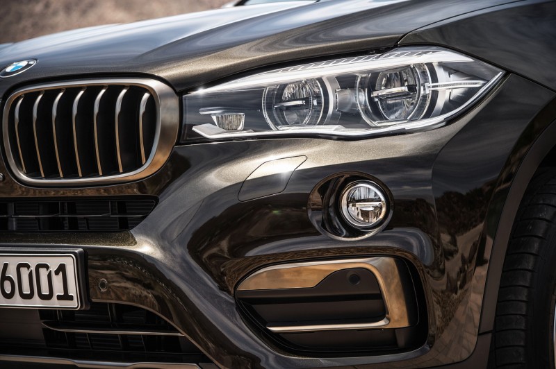 2015 BMW X6 Debuts Tech-tastic 445HP xDrive50i and New Rear-Drive sDrive35i 26