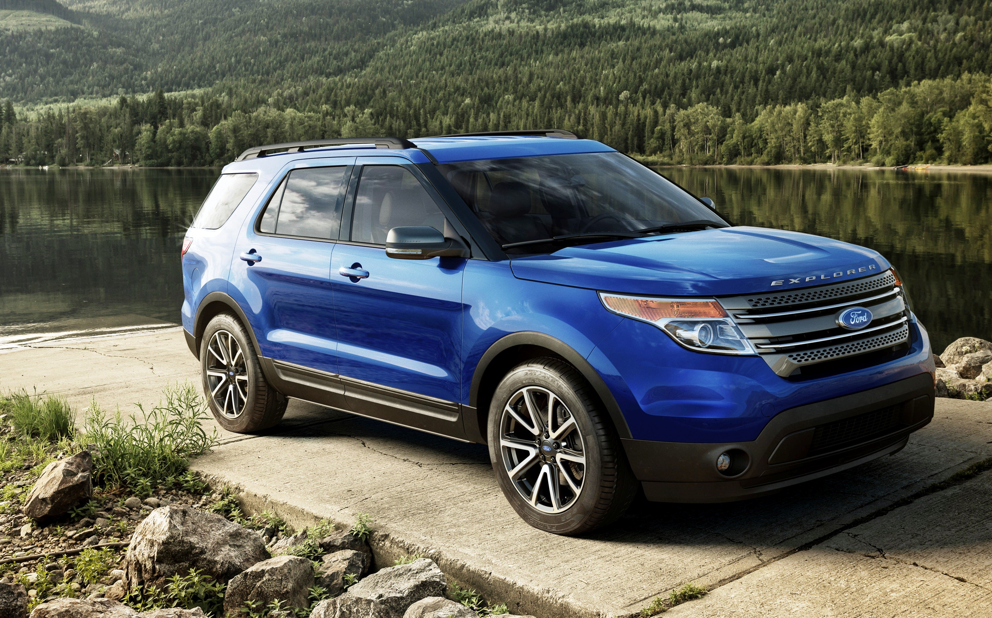 2015 Ford Explorer XLT Appearance Pack Adds 2.0L Turbo, Big Wheels and