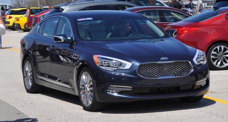 2015 Kia K900 LED Lighting Low, High and Brake Light Photos 6