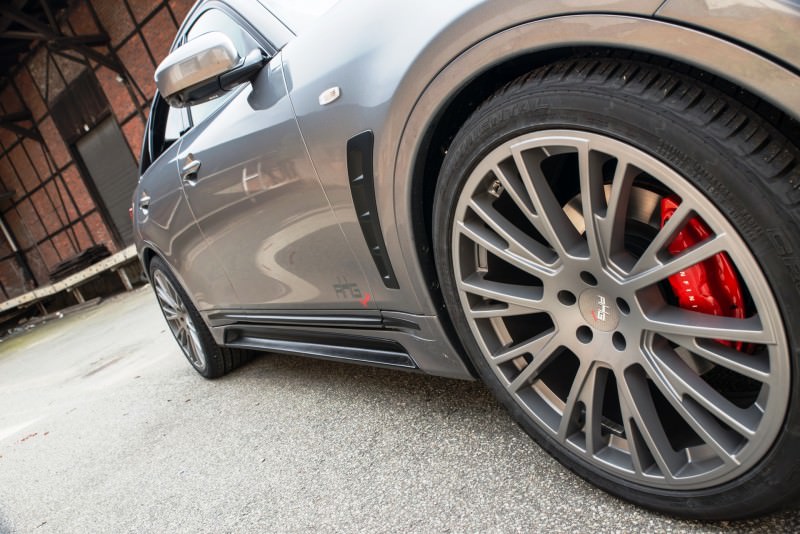 Infiniti QX70 by AHG-Sports 6