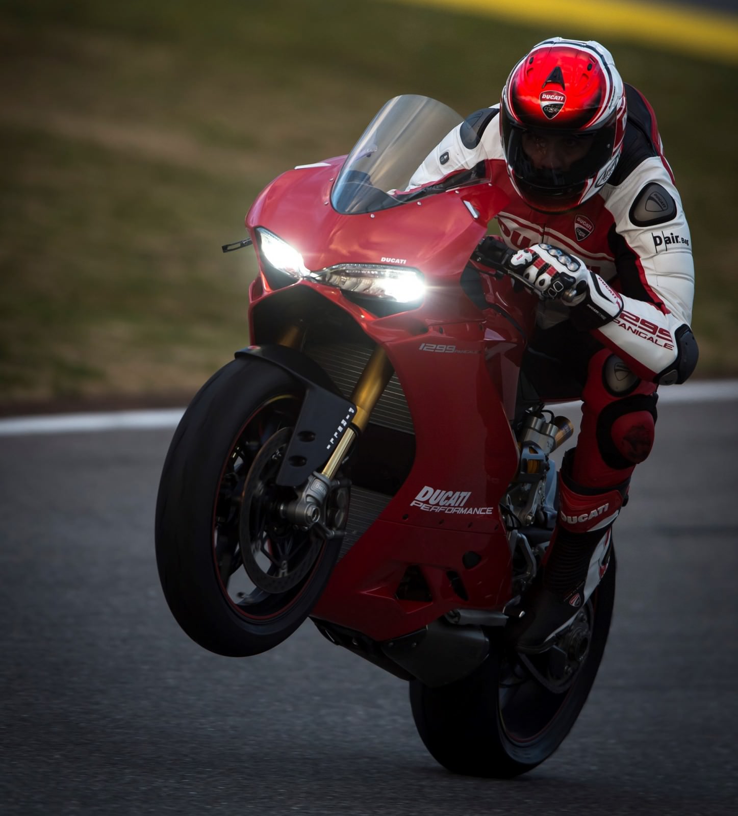 148-1299panigales_kitperformance_66