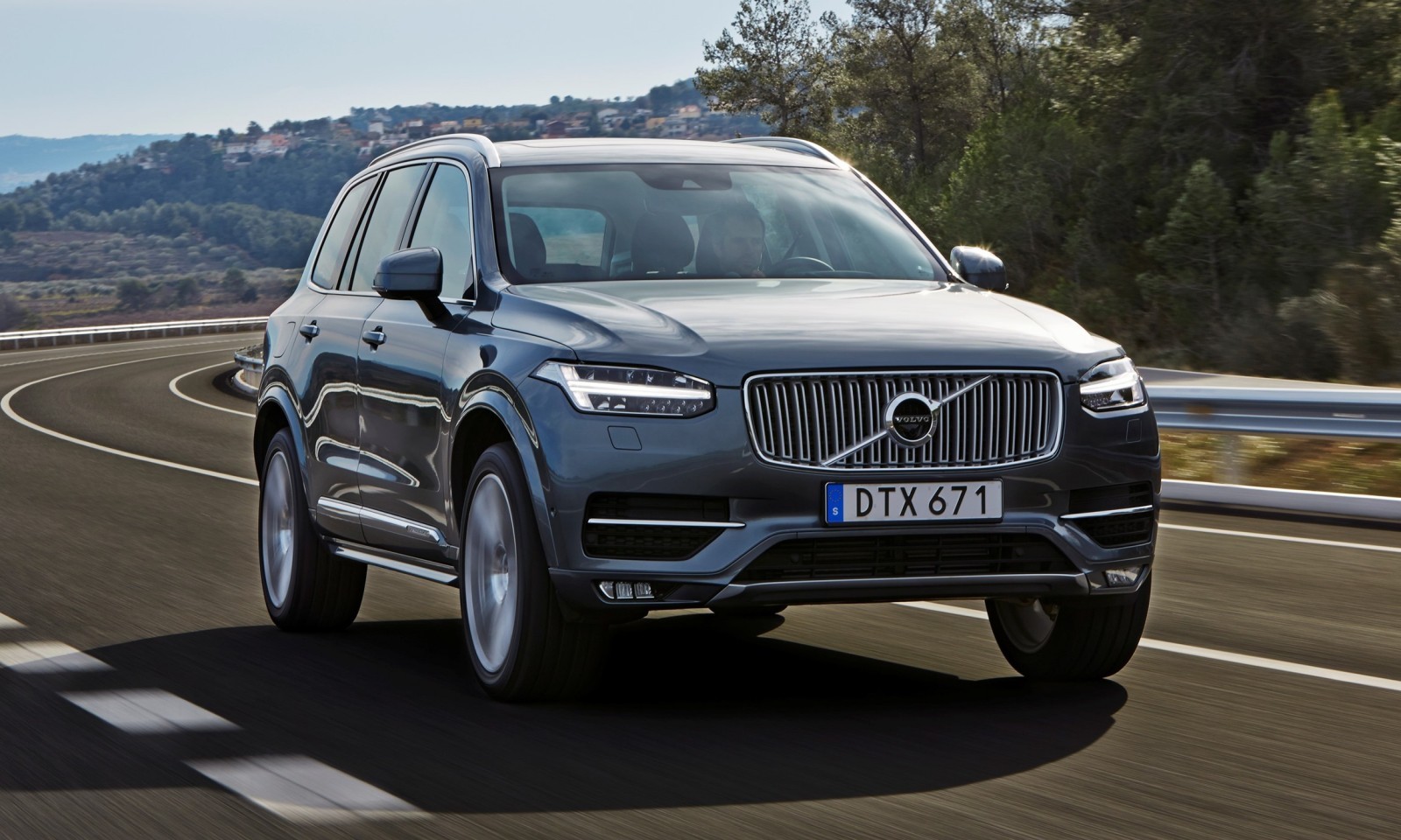 2016-Volvo-XC90-10-1600x960.jpg