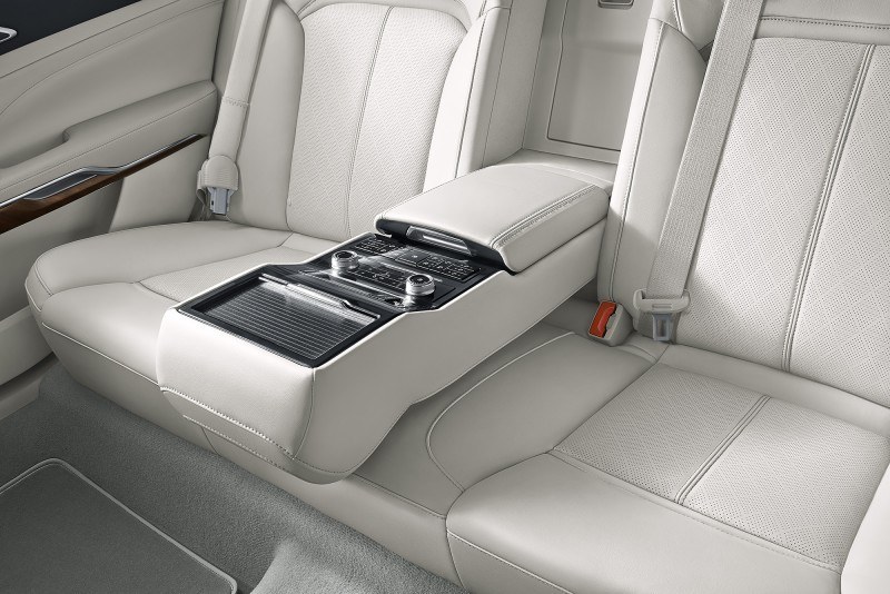 2016 Ford Taurus China 8