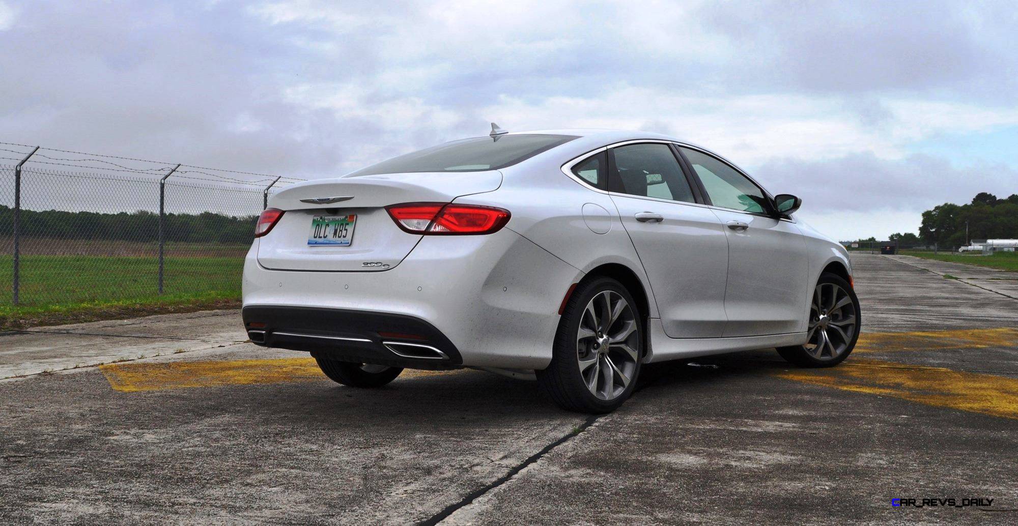 2015 Chrysler 200C V6 Review