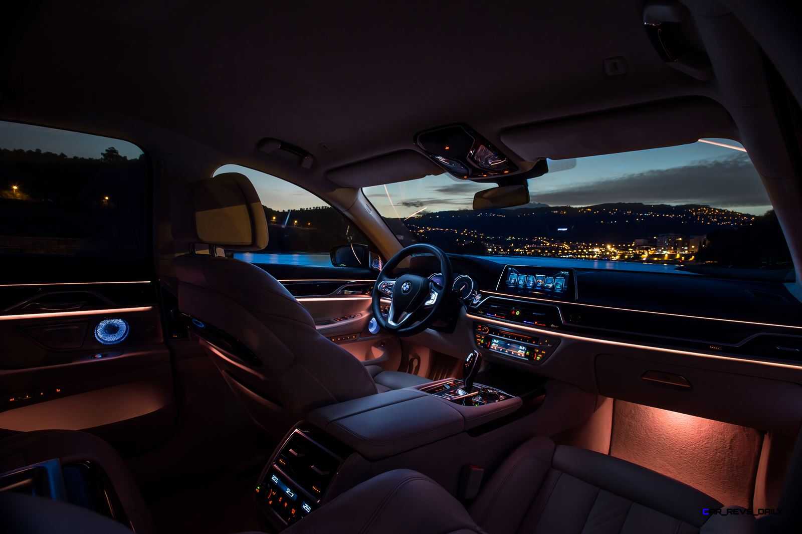 2016-BMW-750Li-Interior-30.jpg