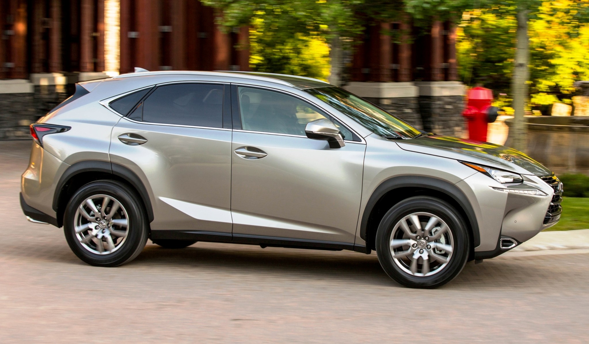 2015 Lexus NX200t and NX300h Are Ultra-Modern Inside and Out