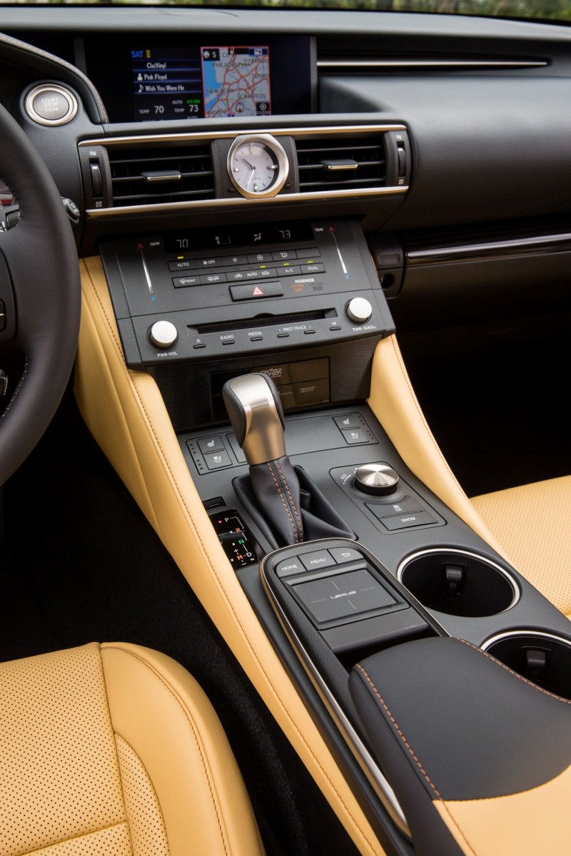 2015_Lexus_RC_350_002