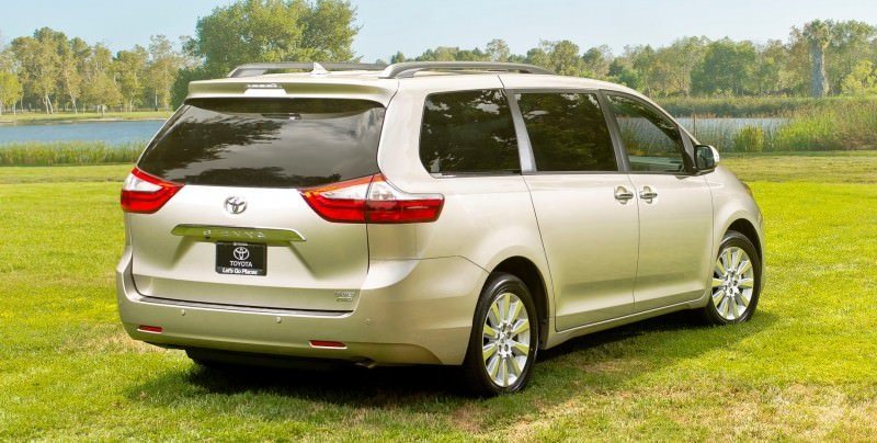 2015_Toyota_Sienna_LTD_004