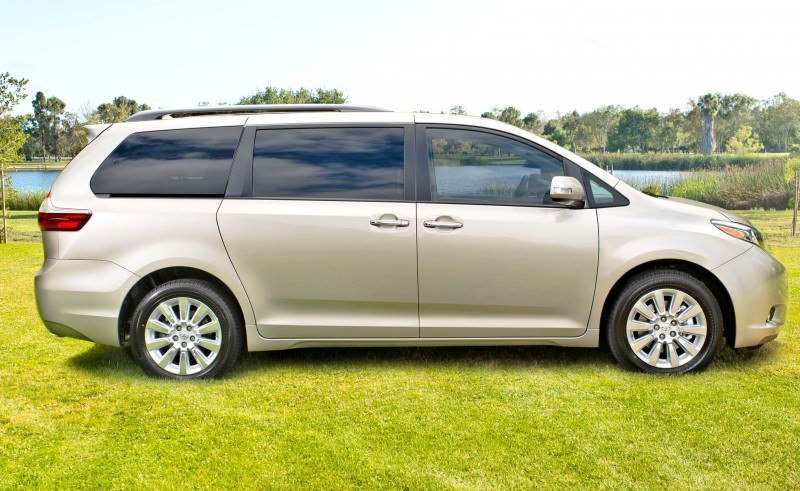 2015_Toyota_Sienna_LTD_005