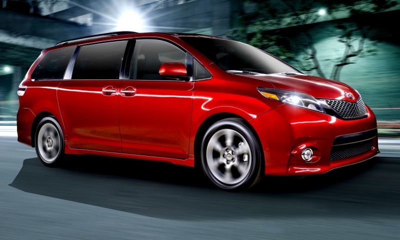 2015_Toyota_Sienna_SE_001