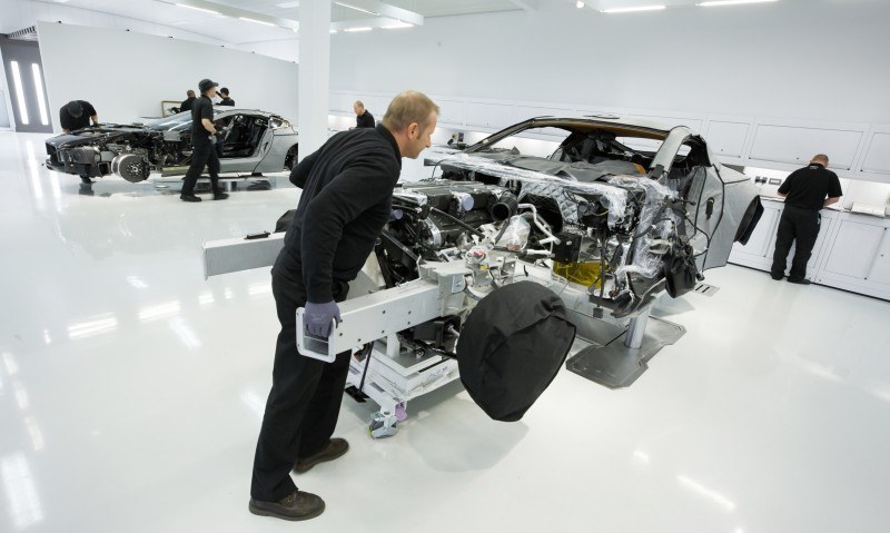 ASTON MARTIN One-77 42