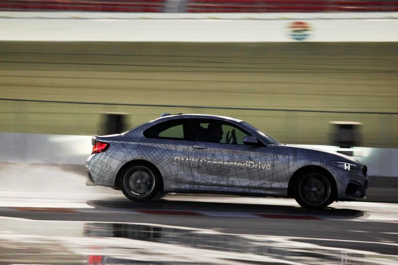 Car-Revs-Daily BMW ConnectedDrive Drift-O-Matic 38