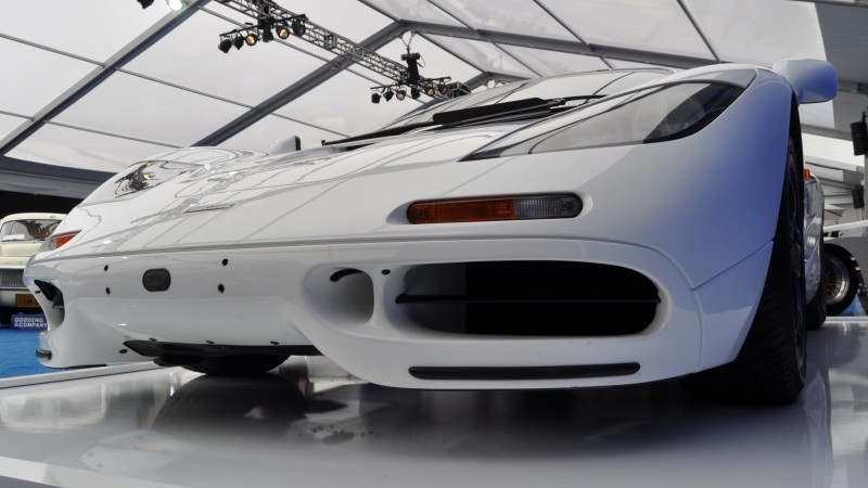 Car-Revs-Daily.com 1995 McLaren F1 in White 61