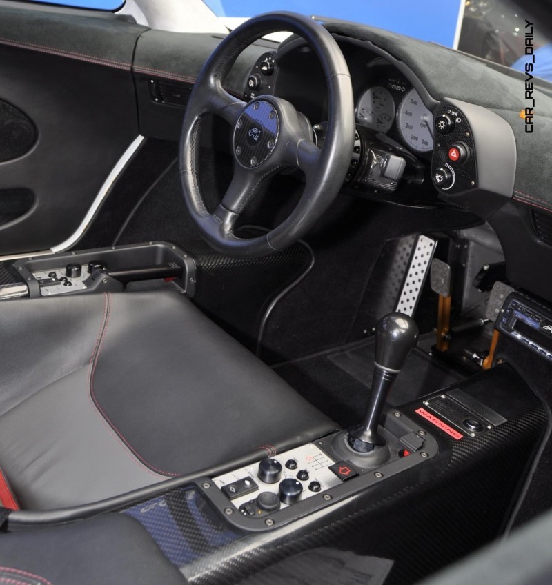 Car-Revs-Daily.com 1995 McLaren F1 in White 62