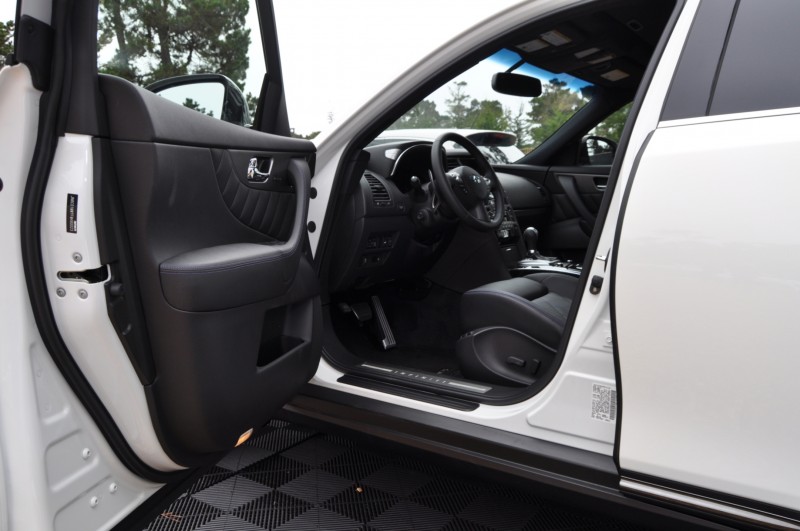 Car-Revs-Daily.com 2015 INFINITI QX70S 5