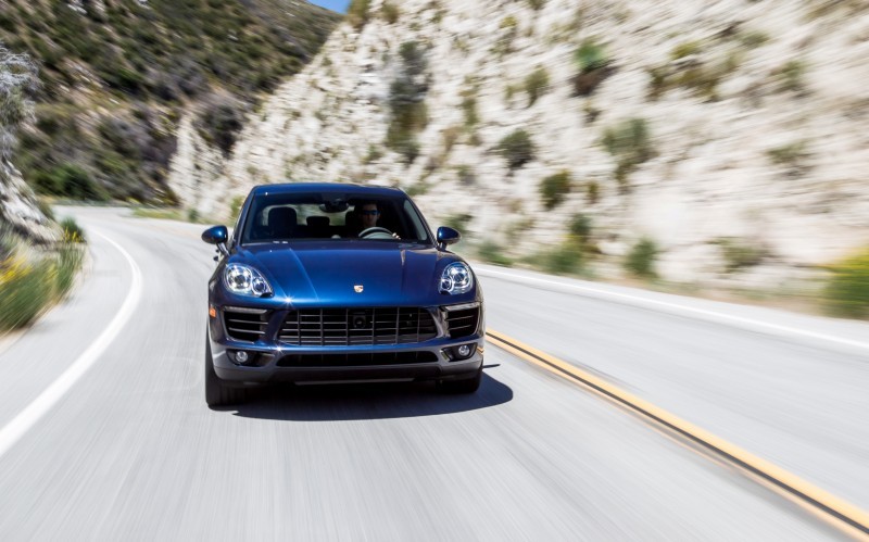 Car-Revs-Daily.com 2015 Porsche MACAN USA 4