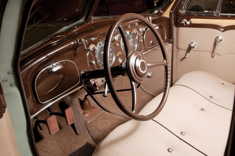 Car-Revs-Daily.com RM Auctions Motor City 2014 Preview - 1934 Chrysler Airflow Eight Sedan 4
