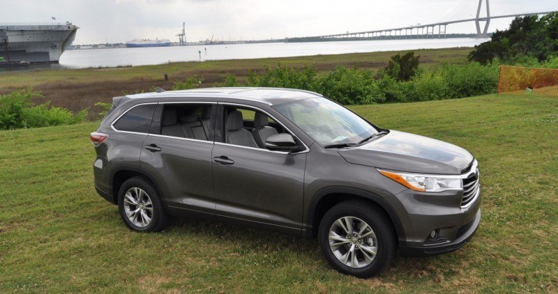 Car-Revs-Daily.com Road Test Review - 2014 Toyota Highlander XLE V6 37