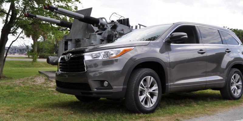 Car-Revs-Daily.com Road Test Review - 2014 Toyota Highlander XLE V6 49