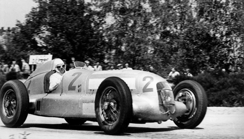 CarRevsDaily - Hour of the Silver Arrows - Action Photography 14