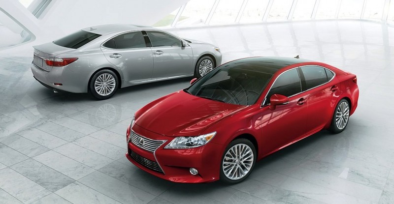 ES-exterior-two-cars-keyfeatures-1204x677-E31451-2014-Lexus