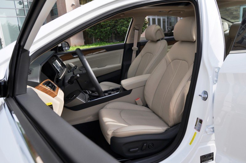 Road Test Review - 2015 Hyundai Sonata - INTERIOR Focus - 2.4L Limited 27