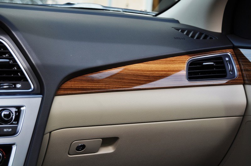 Road Test Review - 2015 Hyundai Sonata - INTERIOR Focus - 2.4L Limited 32