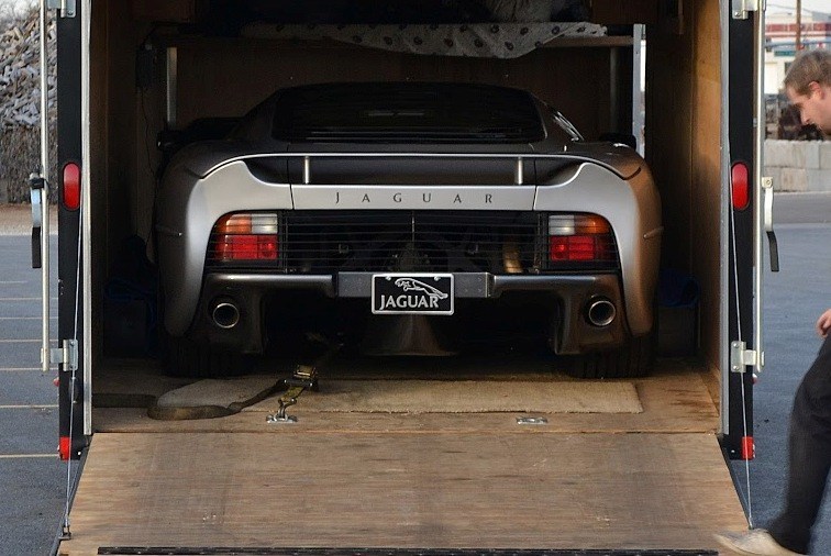 Supercar Icons - 1992 JAGUAR XJ220 Still Enchants the Eye