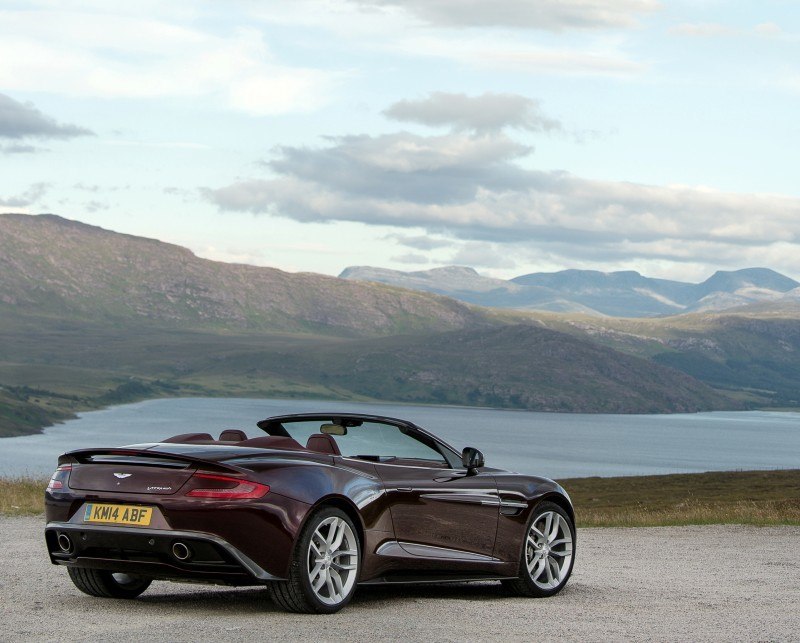 Vanquish Volante in Divine Red_7