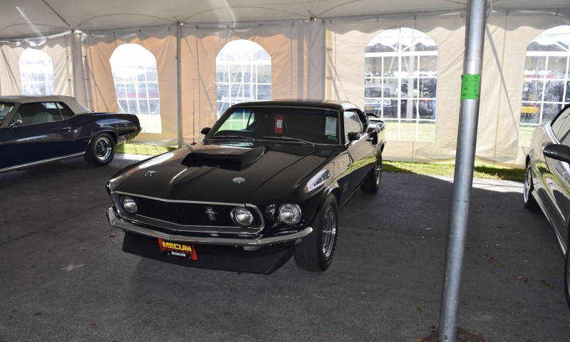 1969 Ford Mustang BOSS 429 in Raven Black 10