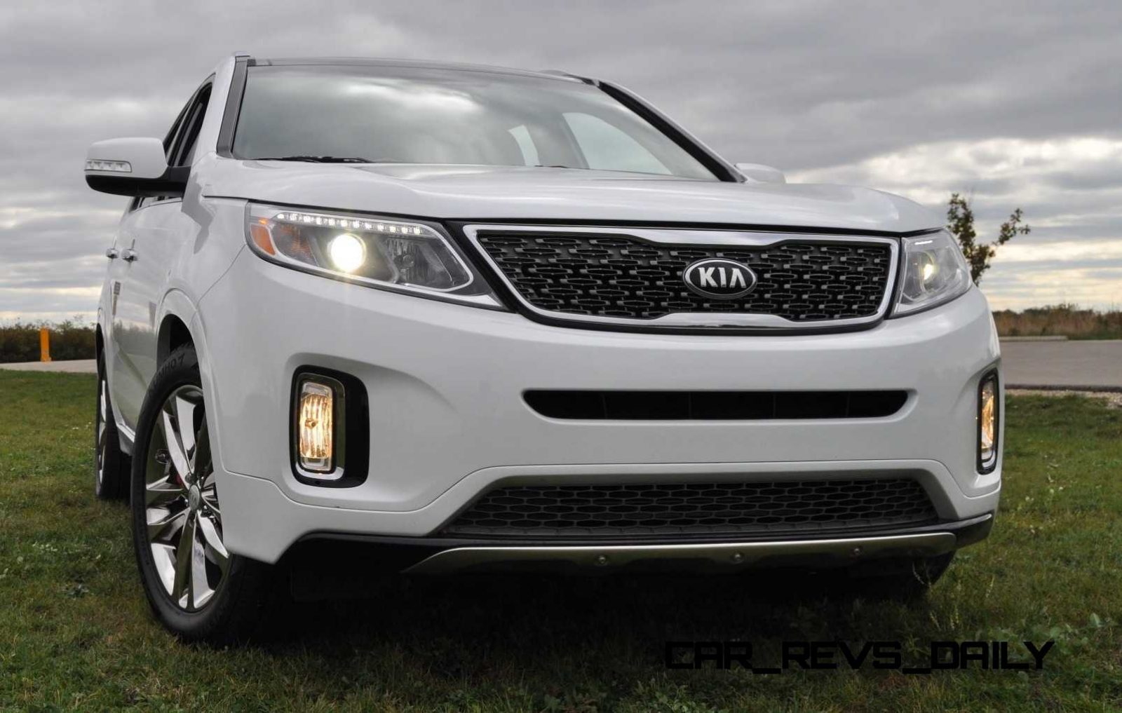 DRIVEN REVIEW: 2014 Kia Sorento SX-L Feels Lux Inside, But Steering Is ...