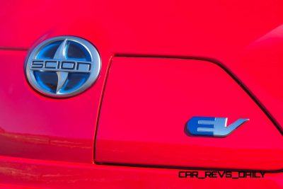 2014 Scion iQ Glams Up With Two-Tone EV and Monogram Editions 22
