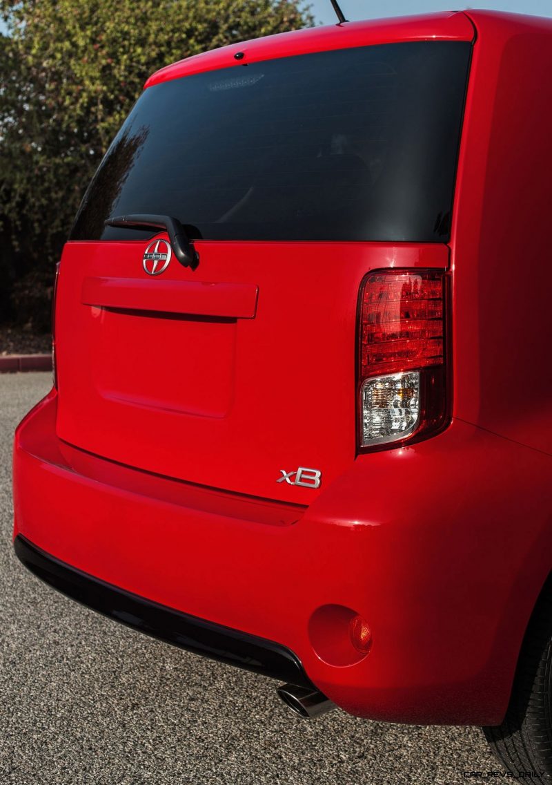 2014 Scion xB Red 11
