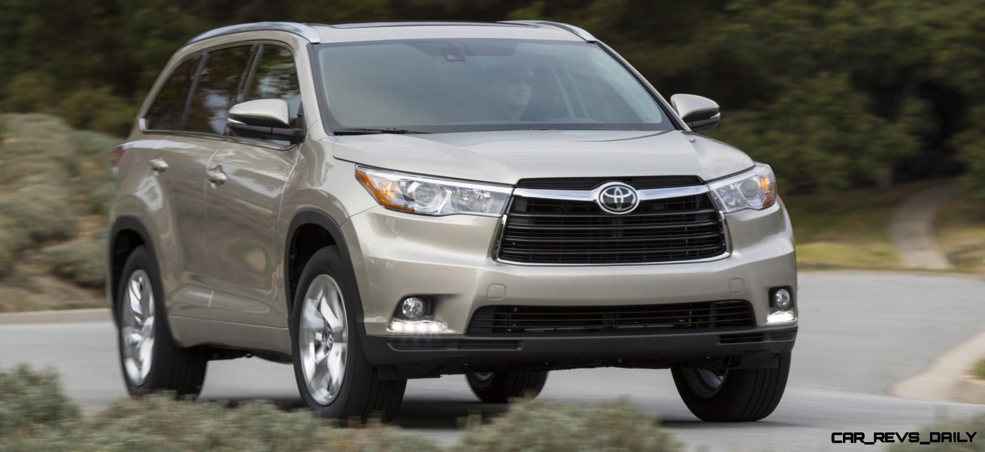 CarRevsDaily - 2014 Toyota Highlander Exterior Photo39