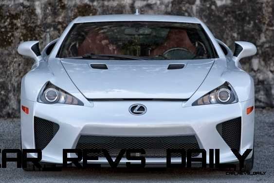ItzKirb Photographs the Lexus LFA 18