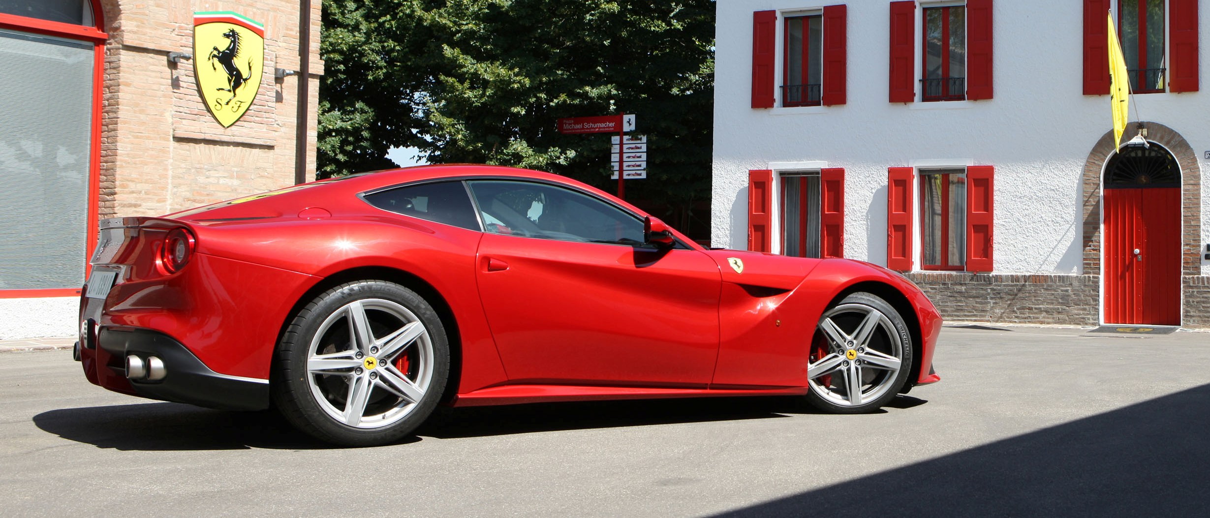 2014 Ferrari F12 14