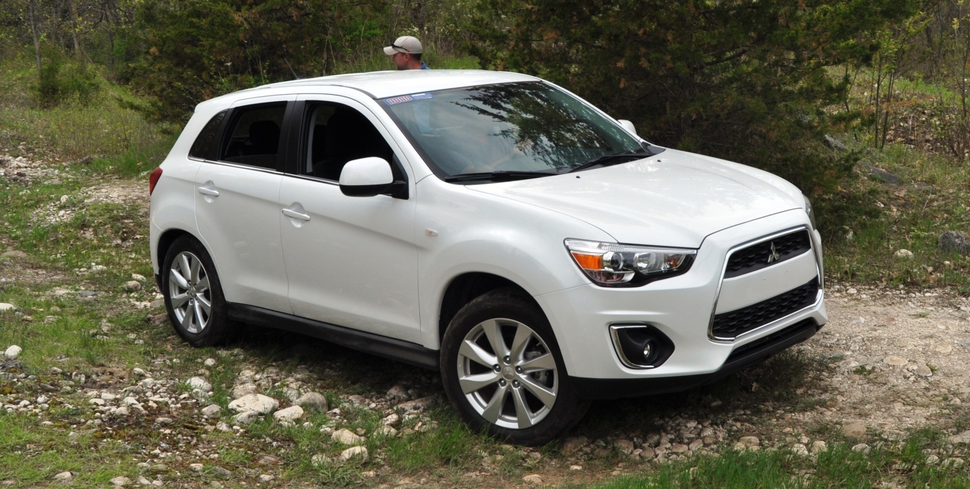 2015 Mitsubishi Outlander Sport Revamped with Cool LED Running Lights ...