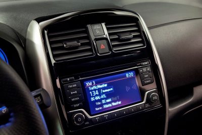 nissan_versa_note_sr_22