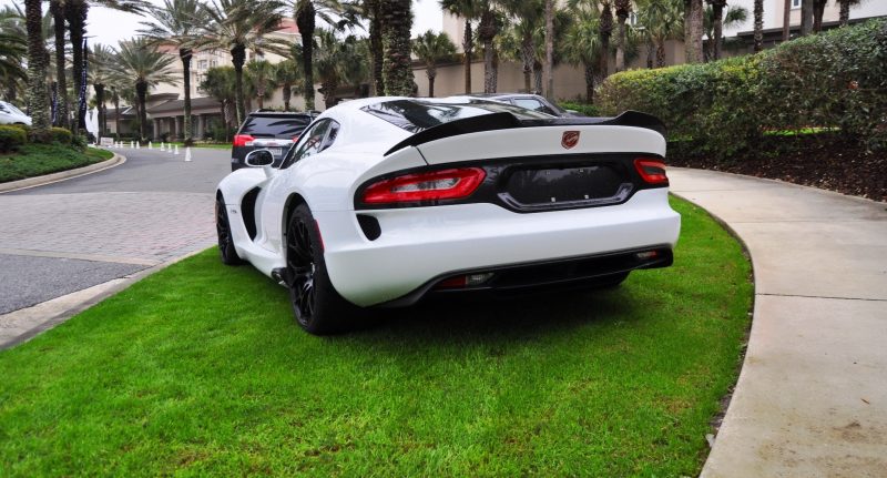 2014 SRT Viper TA in 25 All-New, Real-Life Photos with Carbon Aero Styling Options 10