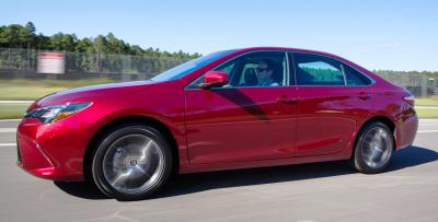 HD Road Test Review - 2015 Toyota Camry XSE 10