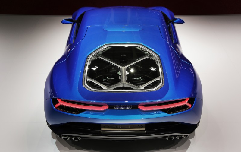 Lamborghini Asterion LPI 910-4  12