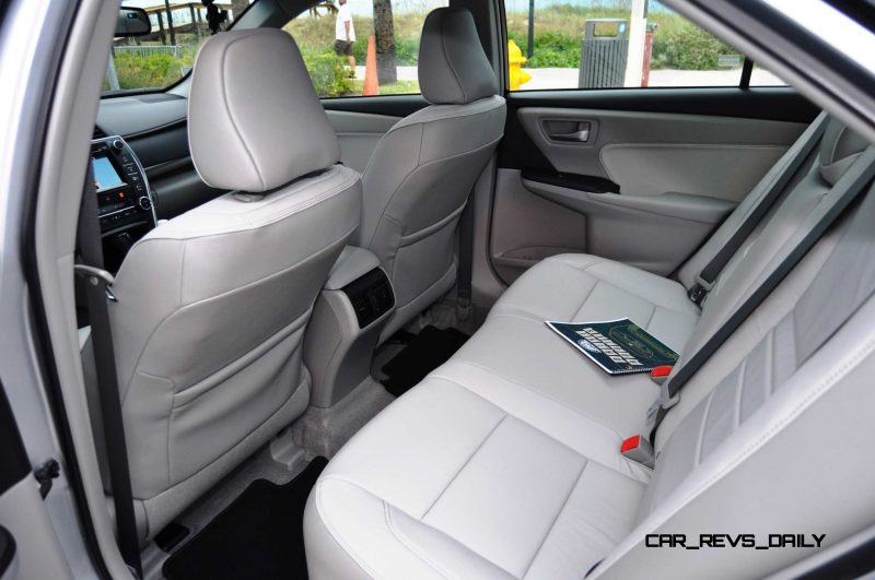 2015 Toyota Camry XLE V6 14