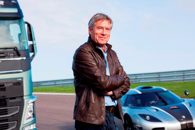 Fifth Gear's Tiff Needell Presents - Volvo FH Truck vs Koenigsegg One1 14