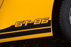 2015 Toyota GT86 Giallo 21