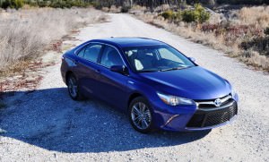 2015 Toyota Camry SE Hybrid Review 59