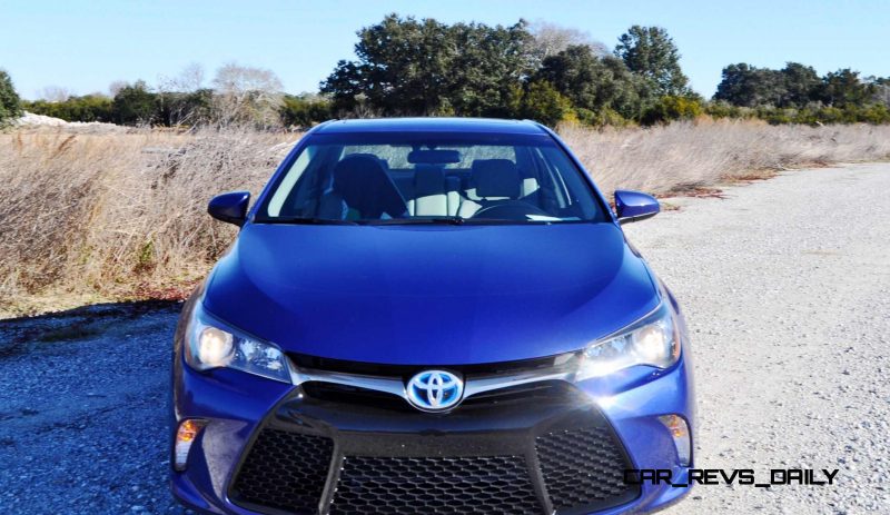 2015 Toyota Camry SE Hybrid Review 71