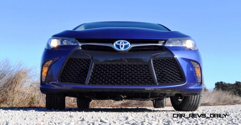 2015 Toyota Camry SE Hybrid Review 77