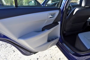 2015 Toyota Camry SE Hybrid Review 87